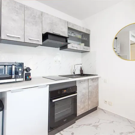 Daturas Ii - Agreable - Proche - Centre * Menton